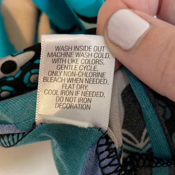 Dana Buchman Women’s blouse, L, light Flowy, good for back to office - Picture 5 of 6